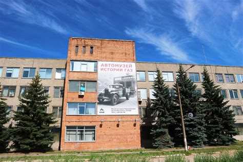Сотрудничество с другими автопроизводителями: лицензионные сборки