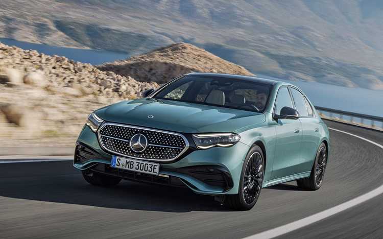 Когда будет доступна продажа нового Mercedes E-Class в России?