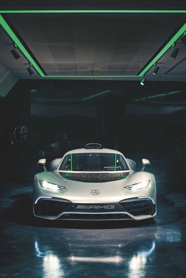 Факторы, влияющие на цену Mercedes AMG One в России в 2025 году