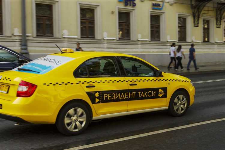 Осмотр внешних элементов кузова и оптики