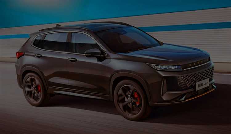 Где находится кнопка управления панорамной крышей в Exceed LX