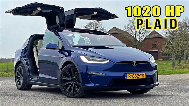 Открытие дверей Tesla Model X Plaid с помощью ключа