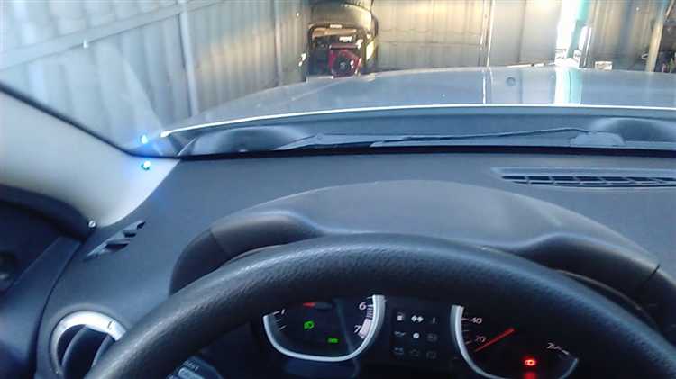 Где найти кнопку активации Bluetooth в салоне автомобиля