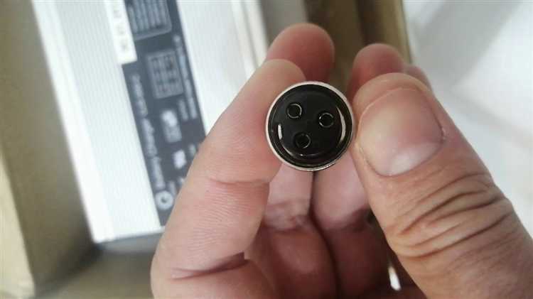 Как подключить телефон к самокату через USB-кабель