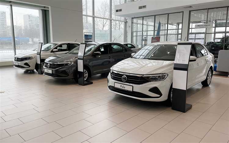 Стоит ли ждать падения цен или покупать авто заранее