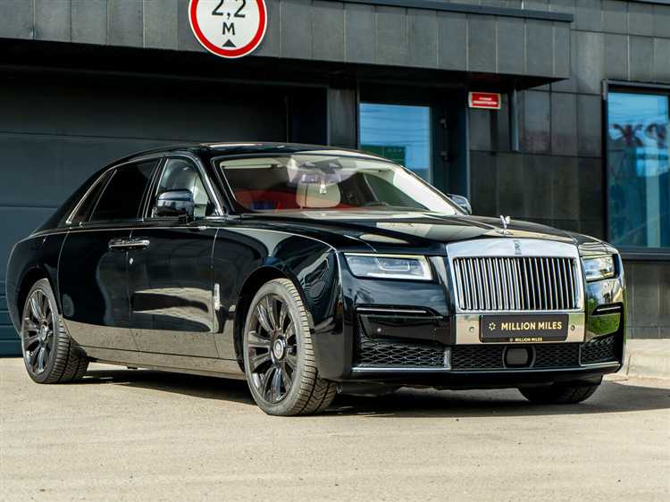 Как комплектация влияет на стоимость черного Rolls Royce