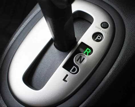 Как правильно включить нейтральную передачу на автомобиле с автоматом