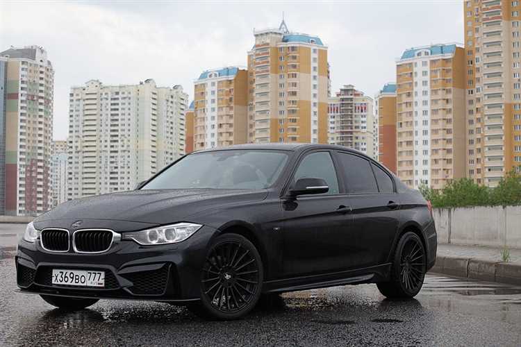 Объем бака у BMW 330i и 330d F30: сравнение