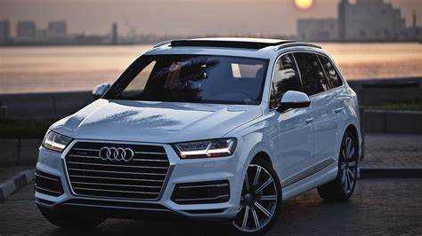 Стоимость базовой комплектации Audi Q7 в России