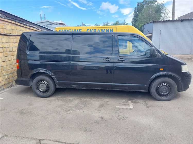 Средняя стоимость Volkswagen T5 2015 на вторичном рынке в 2025 году