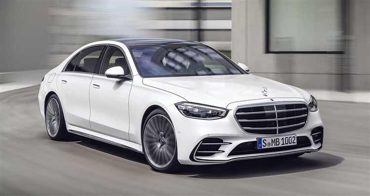 Какой Mercedes 2022 года дешевле: с бензиновым, дизельным или гибридным двигателем