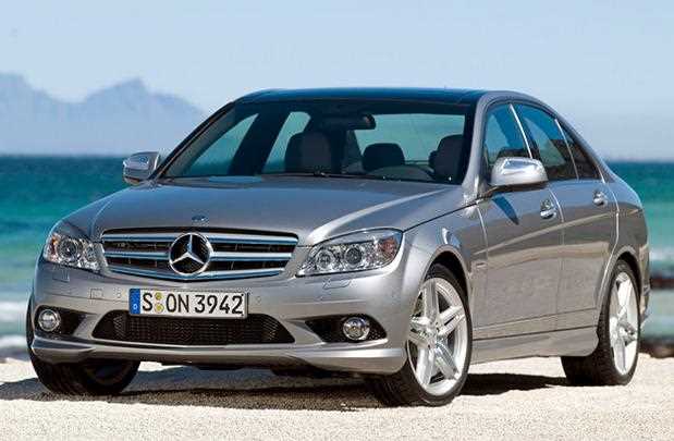 Что включается в цену Mercedes-Benz C 180 при покупке в 2025 году?