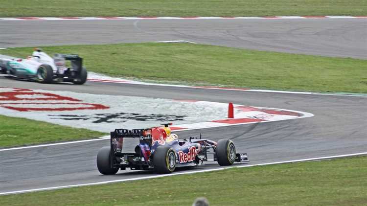 Сколько этапов и какие форматы гонок в F1, F2 и F3