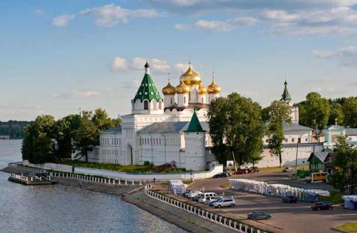 Режим работы и стоимость входных билетов в музеи и памятники Костромы