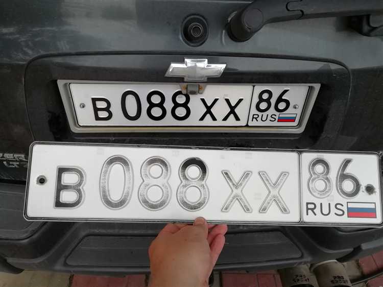 Использование деревянного молотка и подложки