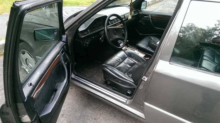 Как Mercedes Benz W124 соотносится с другими моделями Mercedes в своей категории?