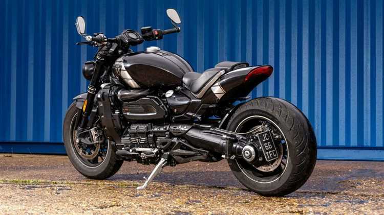 Сравнение мощности Triumph Rocket 3 с конкурентами по классу