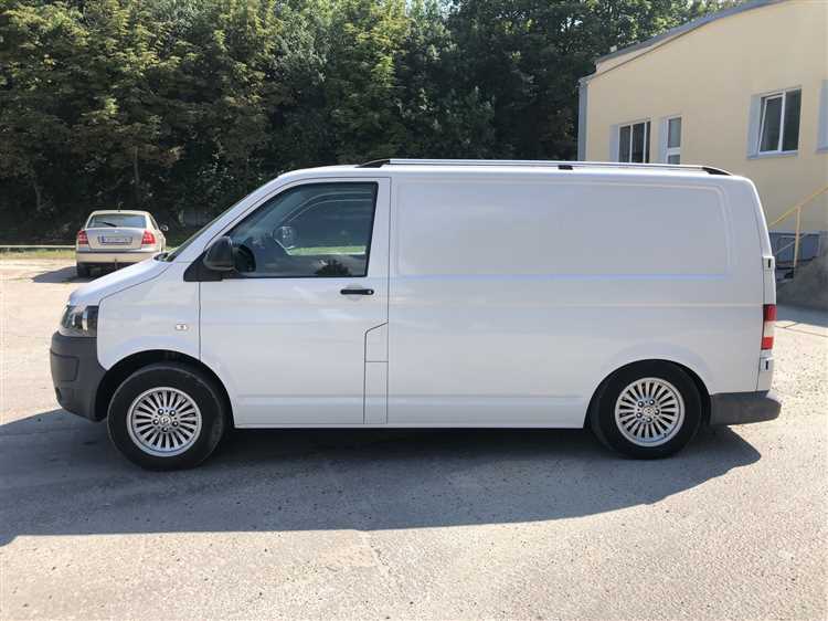 Volkswagen transporter сколько мест спереди