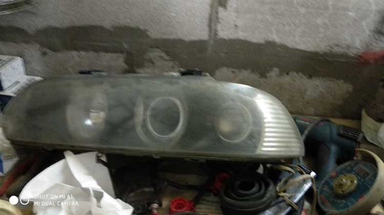 Расположение блока света внутри салона автомобиля