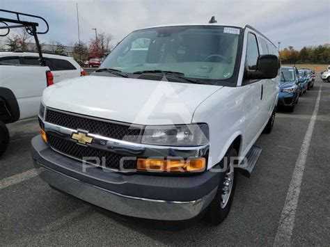 Расположение VIN номера в багажном отделении Chevrolet Express 2010