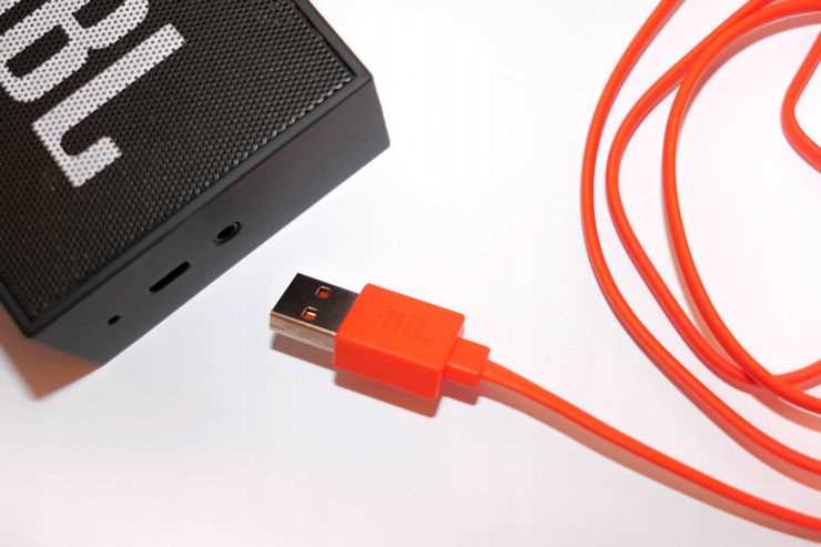 Почему колонка jbl быстро разряжается