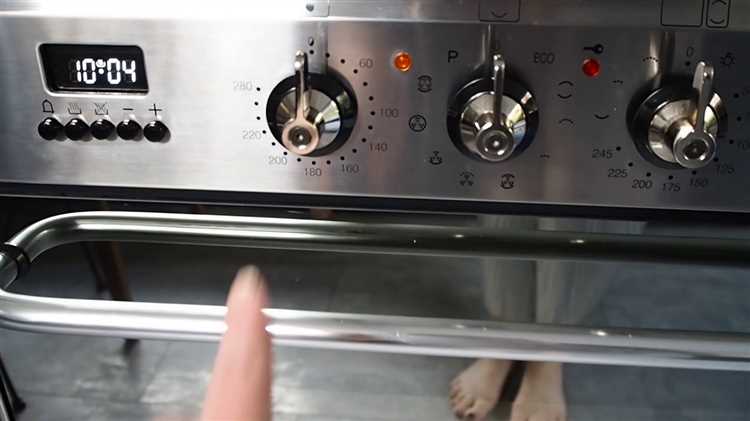 Почему шумит часы от духовки smeg