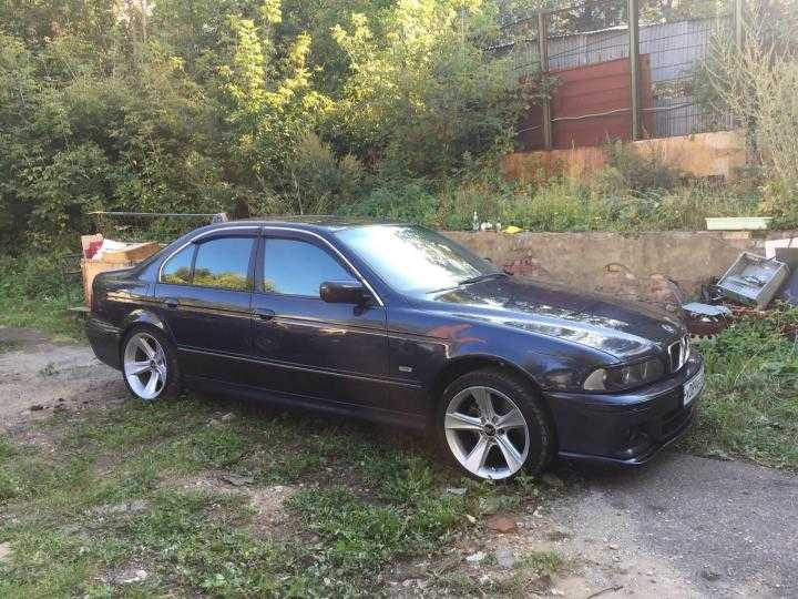 Сколько литров бак бмв е39